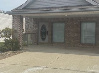 835 Michigan Ave, Marysville, MI 48040