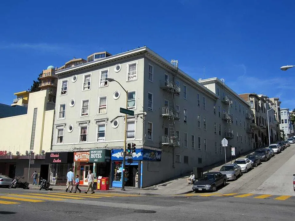 Building Photo 4