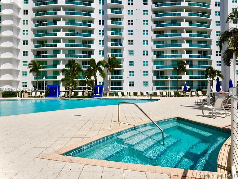7900 Harbor Island Dr #806 — Photo 25