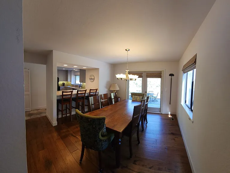 270 E Foothill Blvd — Photo 21