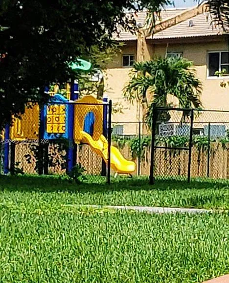 854 SW 8th Pl — Photo 27