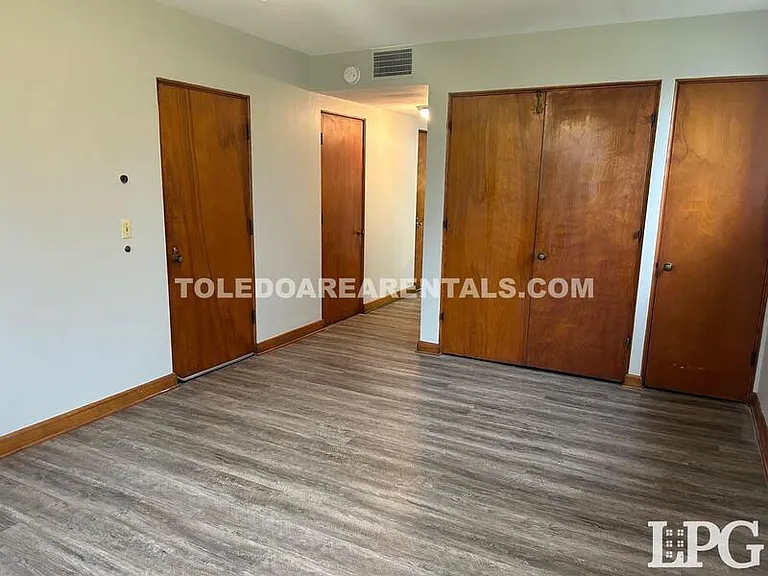 2244 W Sylvania Ave #1 — Photo 11