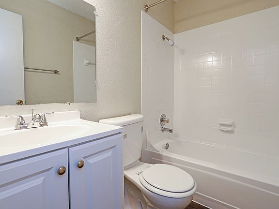 5th image of 3242 Bonnie Dr #216