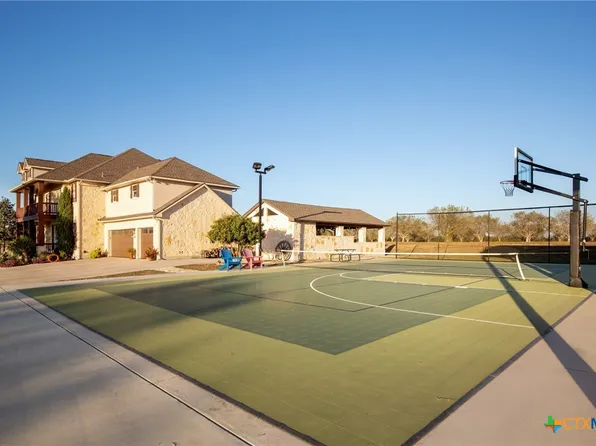 311 Ski Plex Dr, Seguin, TX 78155