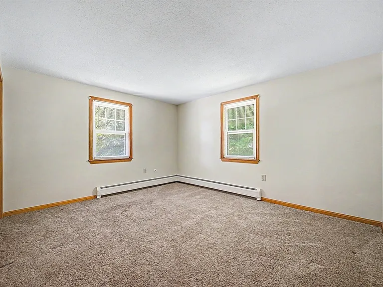 270 Wood St — Photo 11