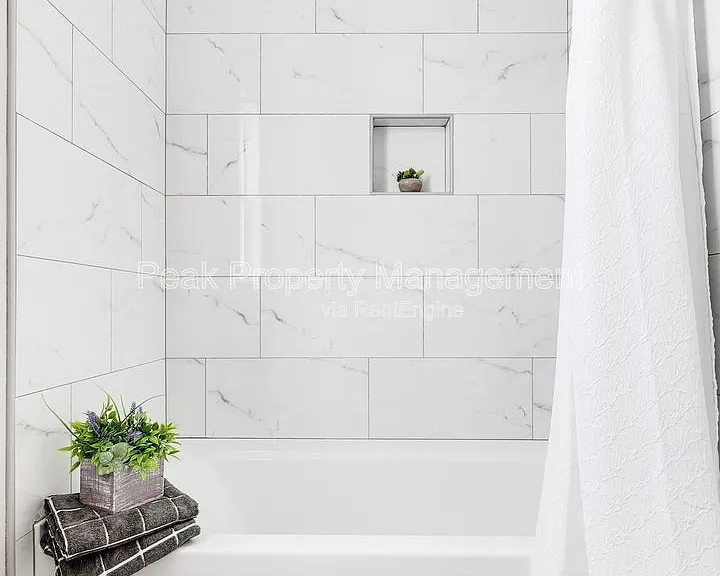 3204 Delaware Ave — Photo 19