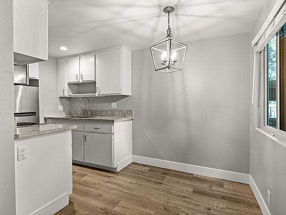 4th image of 10990 Del Norte St #17