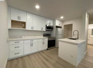 965 Shorepoint Ct APT 200, Alameda, CA 94501