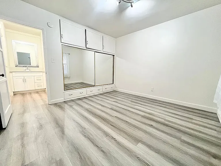 1825 E Broadway #2 — Photo 23