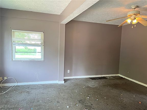 4th image of 851 Brady Ave