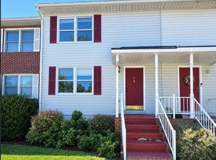 30 Waldeck Ct, Inwood, WV 25428