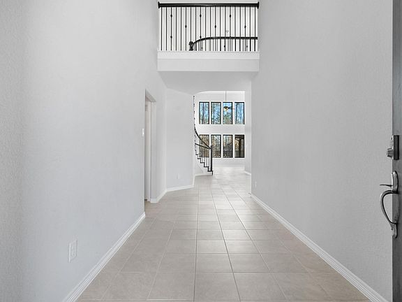 3rd image of 7508 McKinney Falls Ct