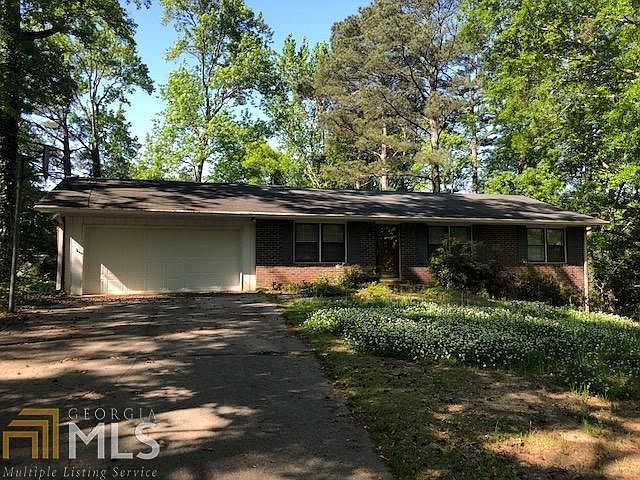 1st image of 65 Greenwood Cir