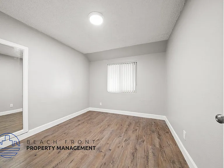 8232 Wilcox Ave — Photo 16