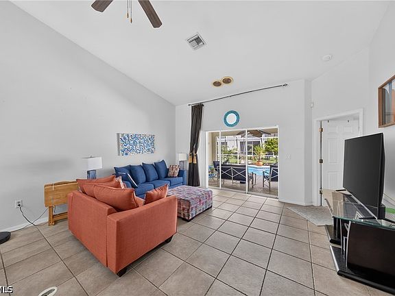 5th image of 3515 SW Santa Barbara Pl