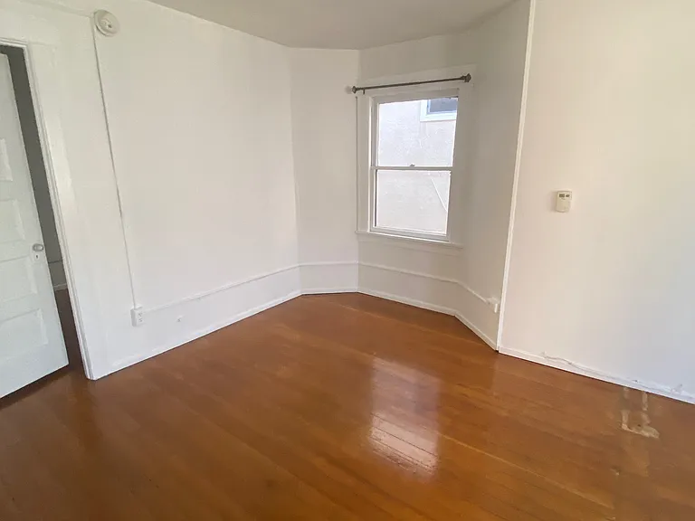 17 Ozone Ave #8 — Photo 5