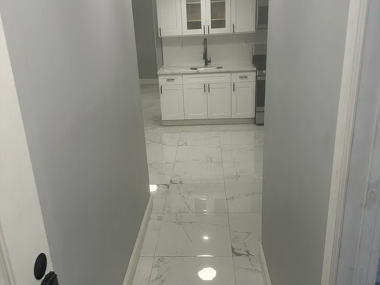 1715 Tenbroeck Ave #5 — Photo 3