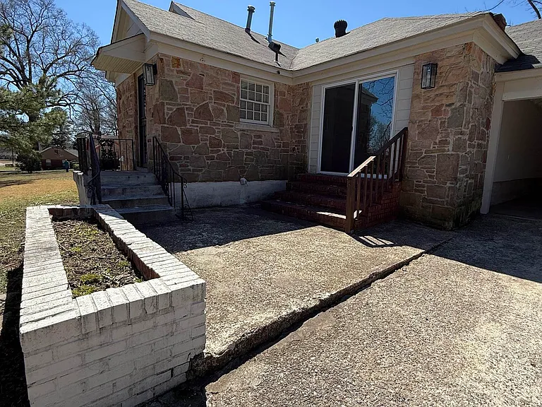 764 Dunn Ave — Photo 19