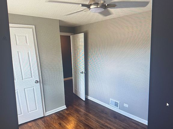 5th image of 9514 S Oglesby Ave