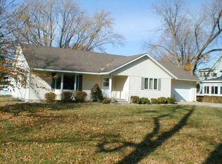 568 S Broadway, Wells, MN 56097