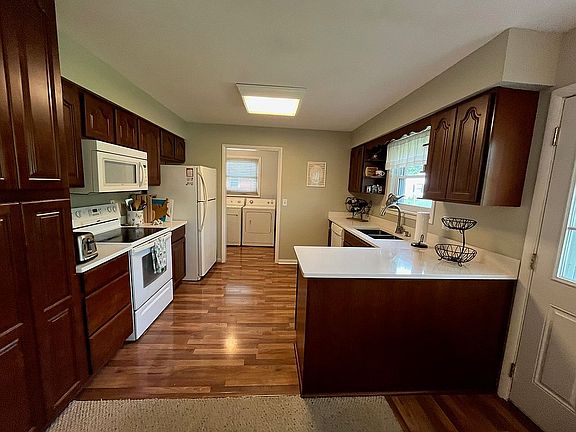 5th image of 603 Chapel Hill West Dr