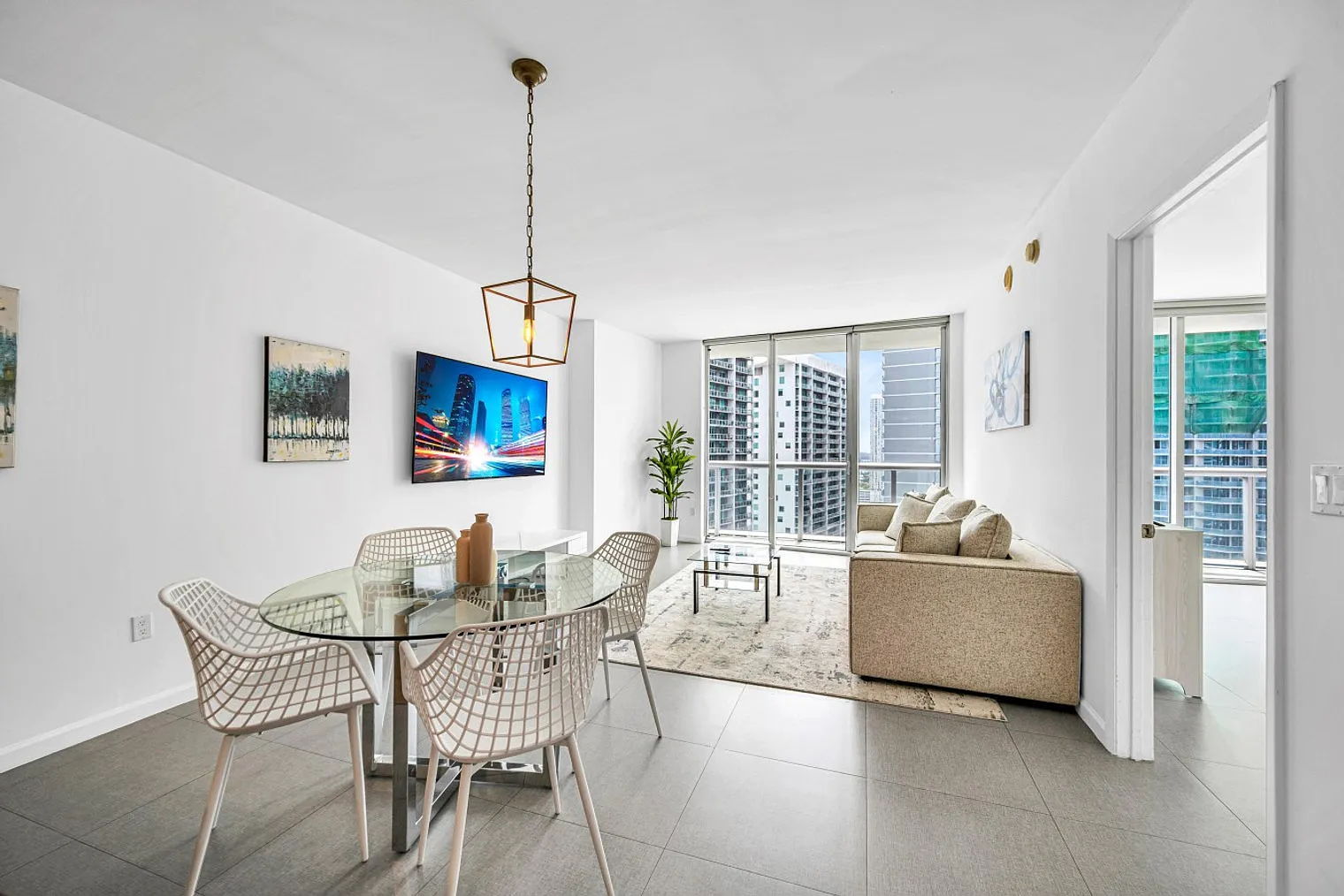 1 bed, 1.0 bath, 9063 sqft, $4,245 — Photo 4