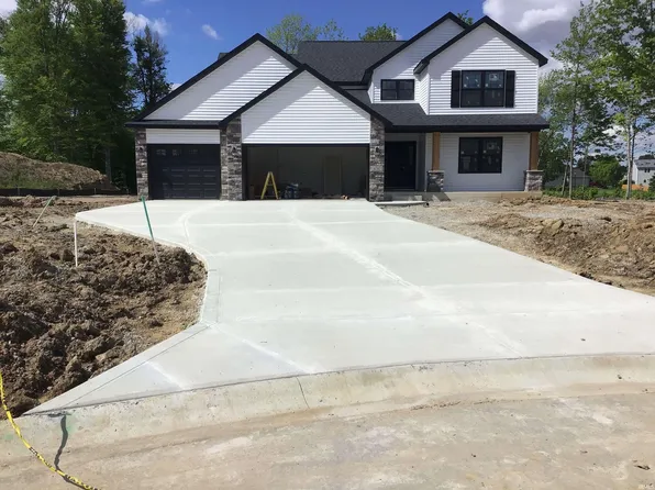 4740 Falcon Pkwy, New Haven, IN 46774