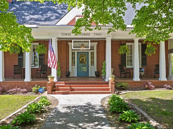 302 S Main St, La Fayette, GA 30728