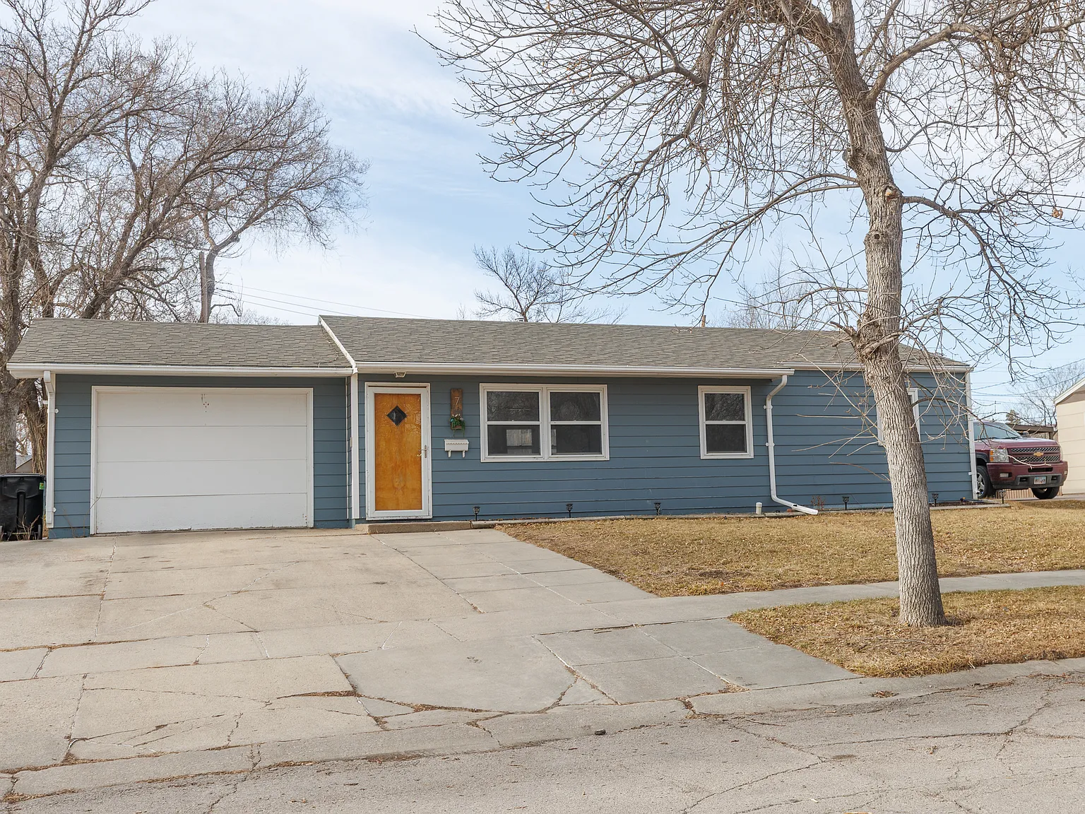 3 bed, 1248 sqft, $1,800 — Photo 1