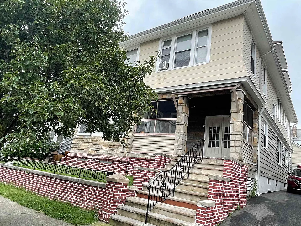 353 Highland Ave #3
