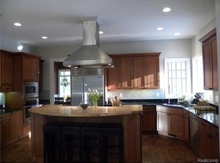 9913 Hadley Rd, Clarkston, MI 48348