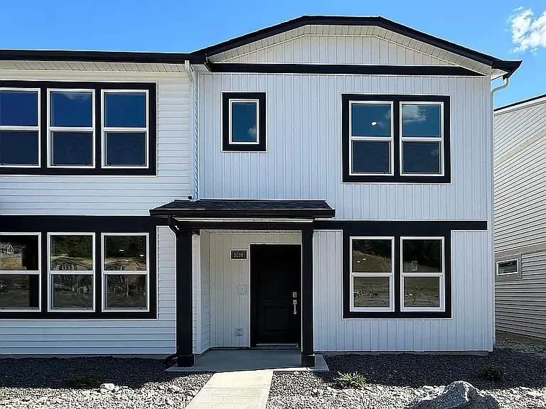 5186 E Liberty Ln — Photo 1