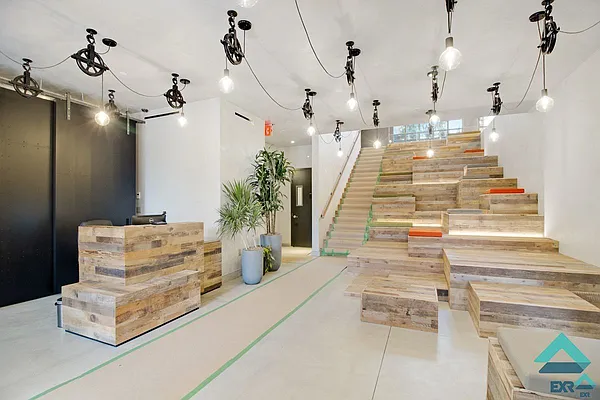 Rented by EXR | media 32