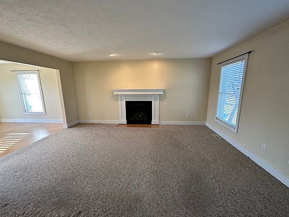 3rd image of 8294 Fairwood Dr