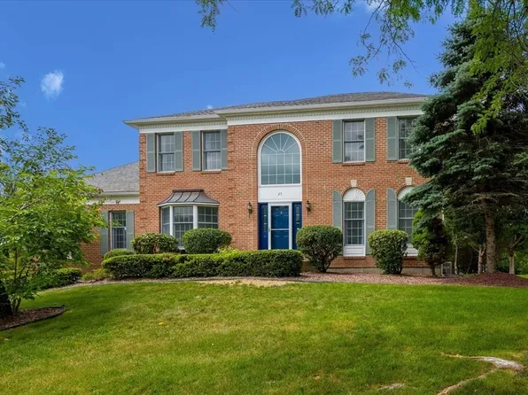 25 Hawthorne Rd, Shrewsbury, MA 01545