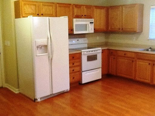 2nd image of 1085 Cobblestone Blvd