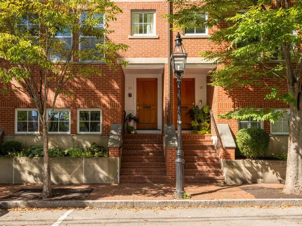 20 Porter St #20, Portsmouth, NH 03801