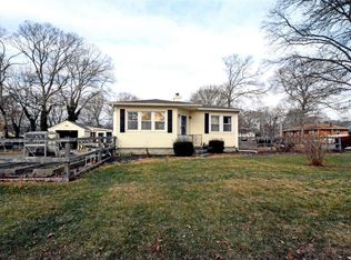 121 Pine Rd, Mastic Beach, NY 11951