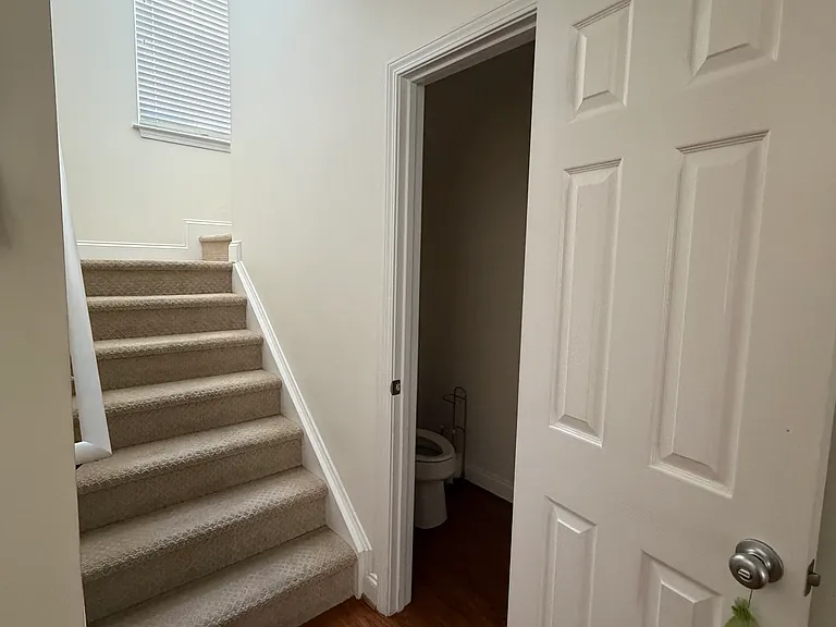 Madison Green Dr — Photo 3