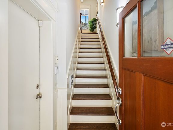 2nd image of 528 Malden Avenue E #B