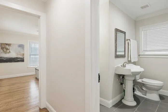 4535 Calmont Ave — Photo 15