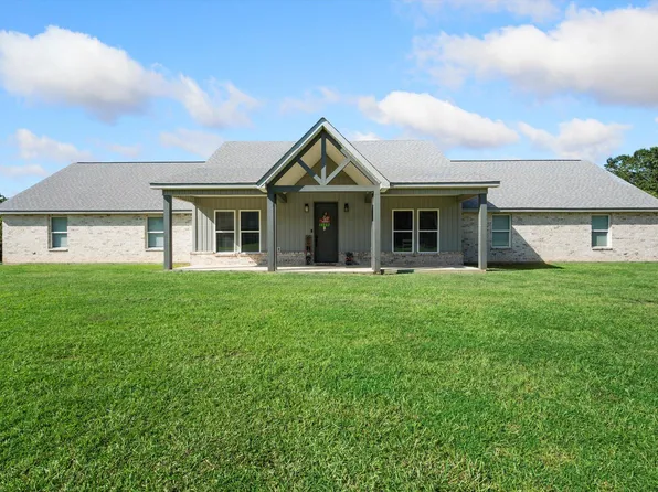 36 Ridgetop Dr, Carriere, MS 39426