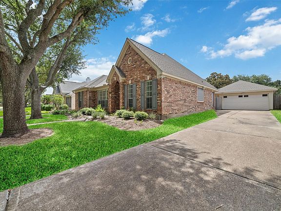 3rd image of 12435 Hazyglen Dr