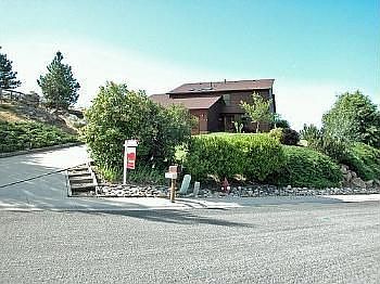 3rd image of 1918 S Stone Ridge Way