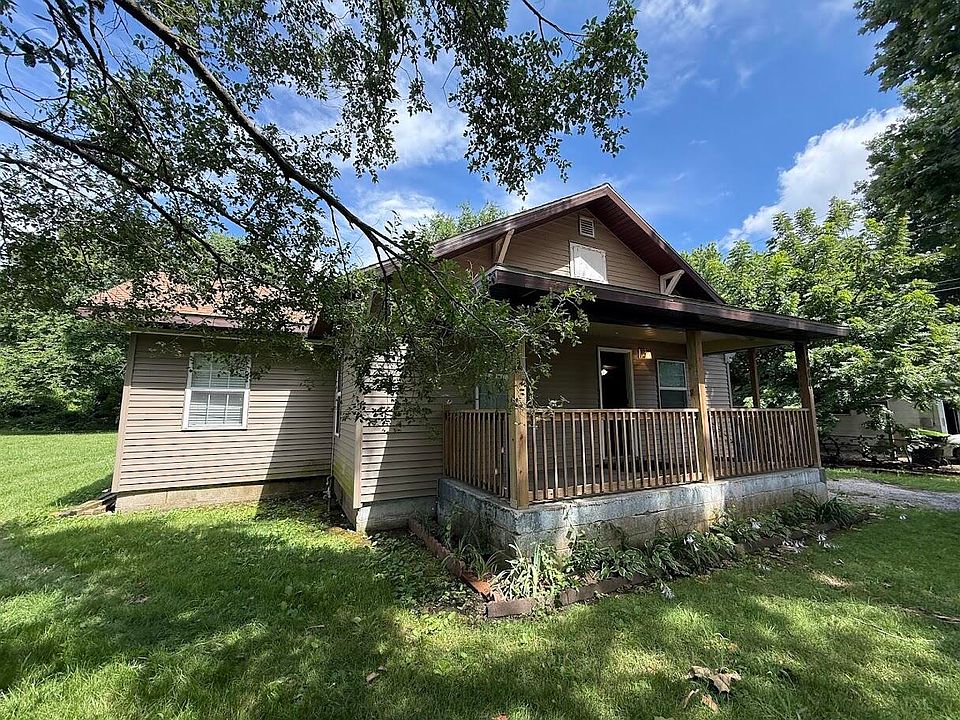 1st image of 1800 N Oak Grove Avenue