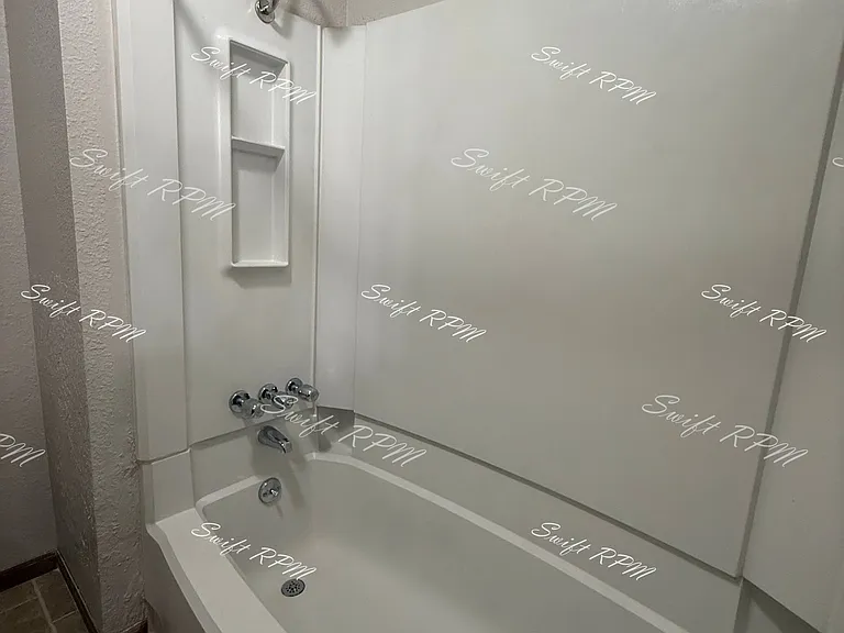 529 NE Churchill St #2-1 — Photo 11