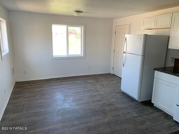 4th image of 659 S Eagle Ct