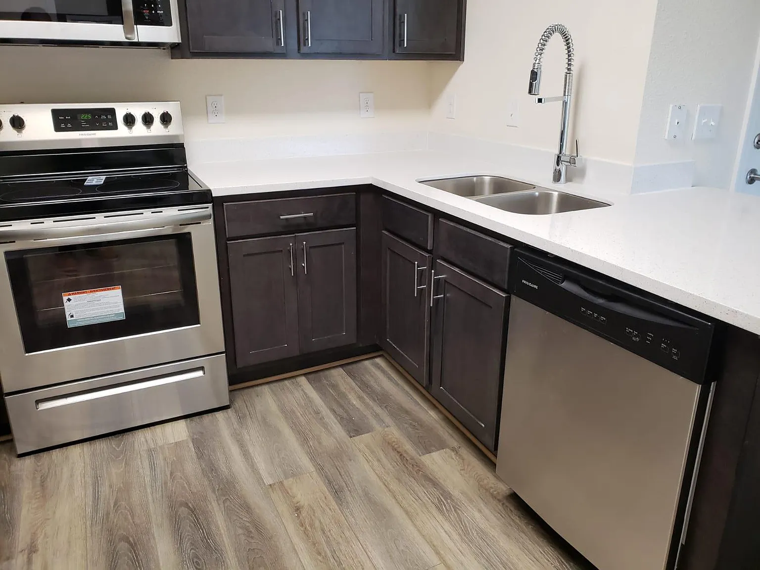 3 bed, 1145 sqft, $1,700 — Photo 3