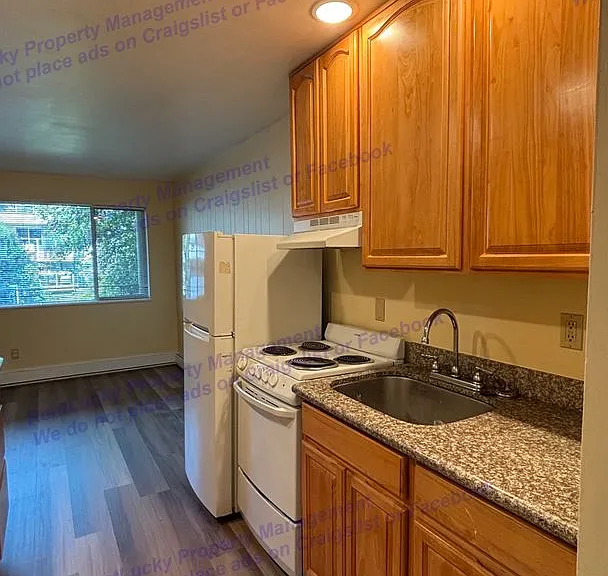 2484 Dexter Ave N #1-8 — Photo 6