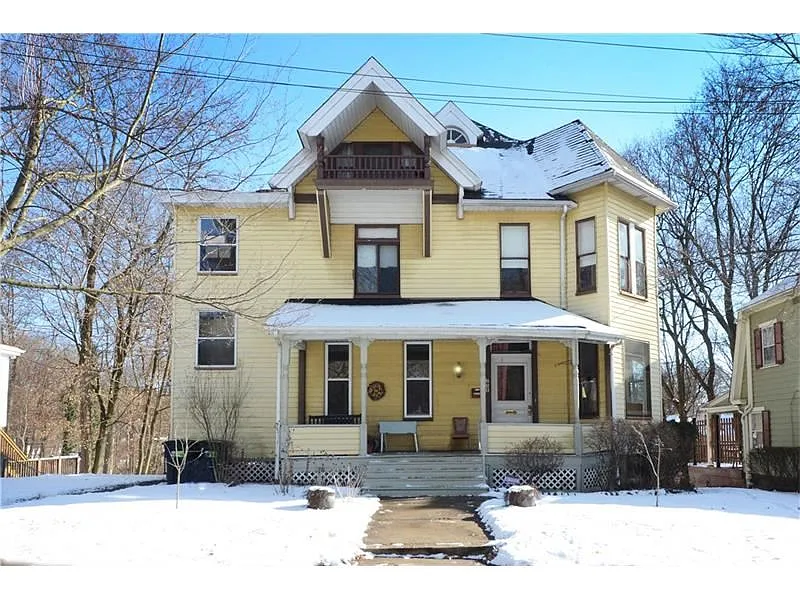 258 Grant St photo 1